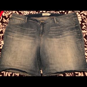 Torrid Jean Shorts Size 26